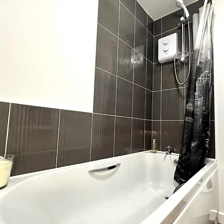 Dale House By Blue Skies Feriehus