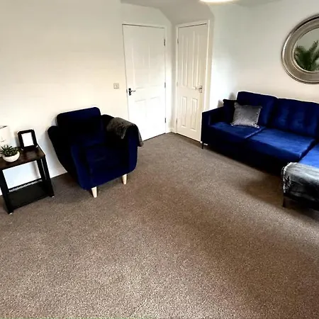 Dale House By Blue Skies * Middlesbrough